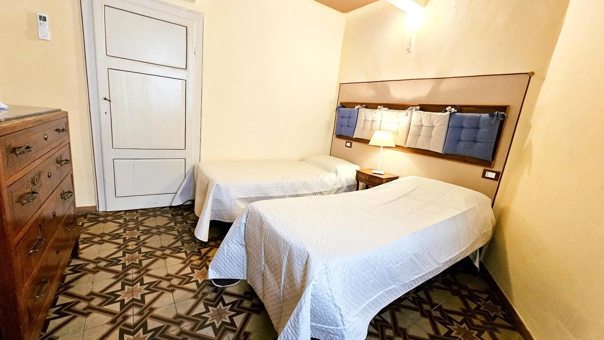 Cozybricks In Lucca - Apartments In Lucca Historical Center - Air Cond & Wifi -